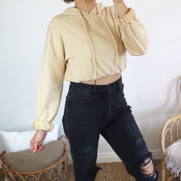 Cropped drawstring hoodie - Picture 1 of 3